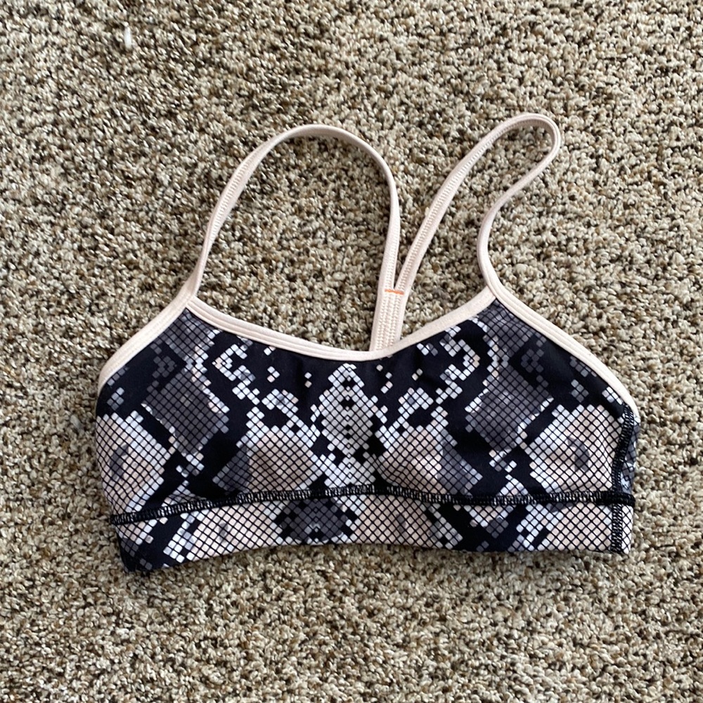 Lululemon flow Y bra size 4